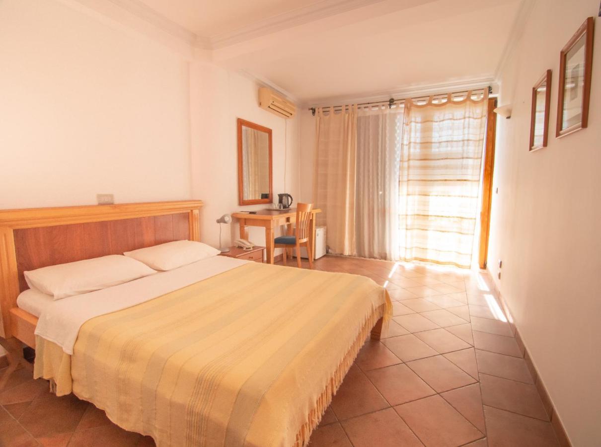Apartments And Rooms Levantin Inn สเวติ สเตฟาน ภายนอก รูปภาพ