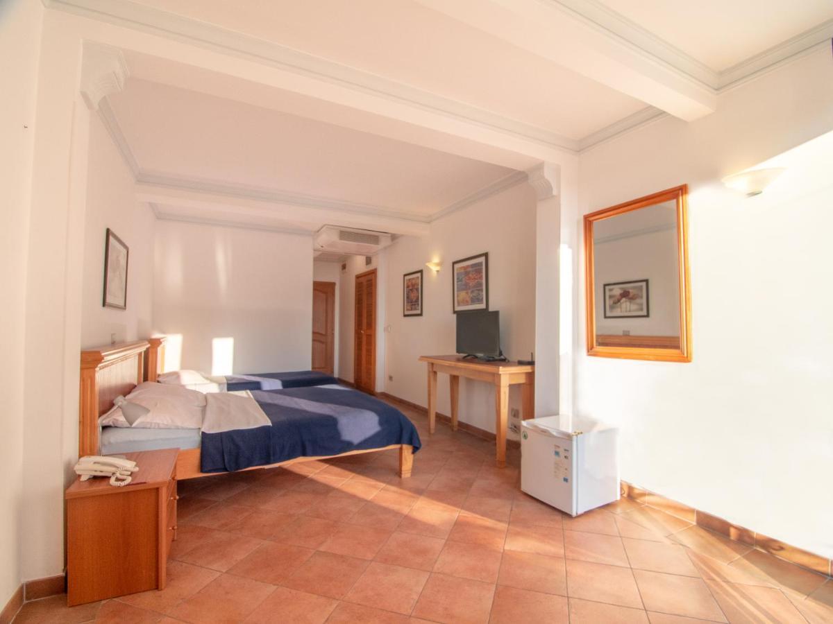 Apartments And Rooms Levantin Inn สเวติ สเตฟาน ภายนอก รูปภาพ