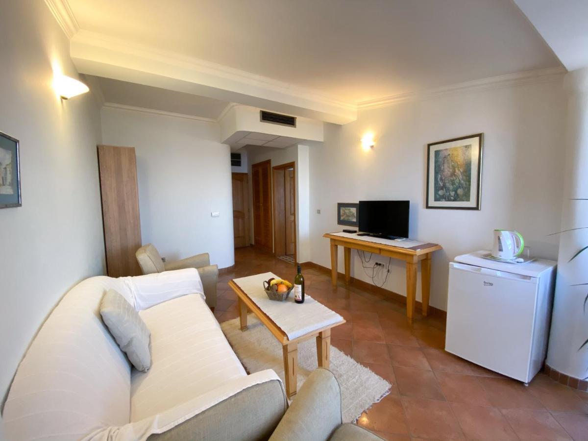 Apartments And Rooms Levantin Inn สเวติ สเตฟาน ภายนอก รูปภาพ
